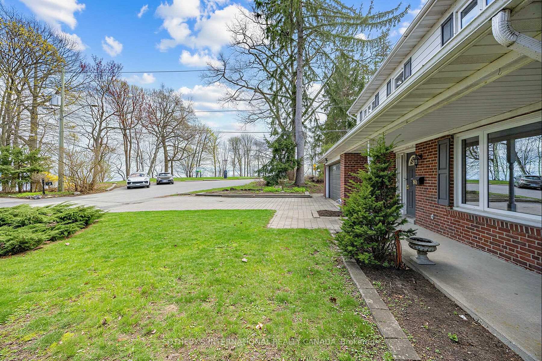 Photo 3 of 80 Ben Machree Drive, Mississauga, Port Credit — HOMEH