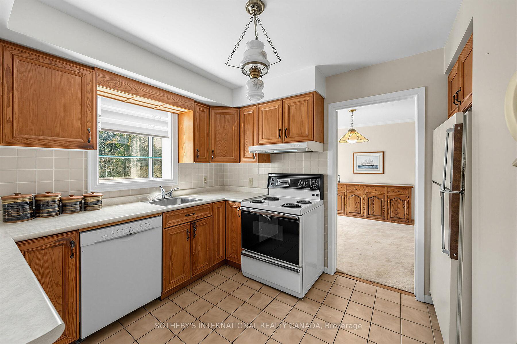 Photo 14 of 80 Ben Machree Drive, Mississauga, Port Credit — HOMEH