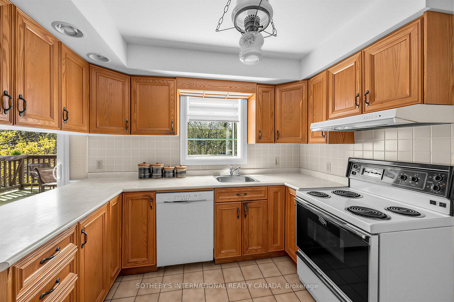 Photo 15 of 80 Ben Machree Drive, Mississauga, Port Credit — HOMEH