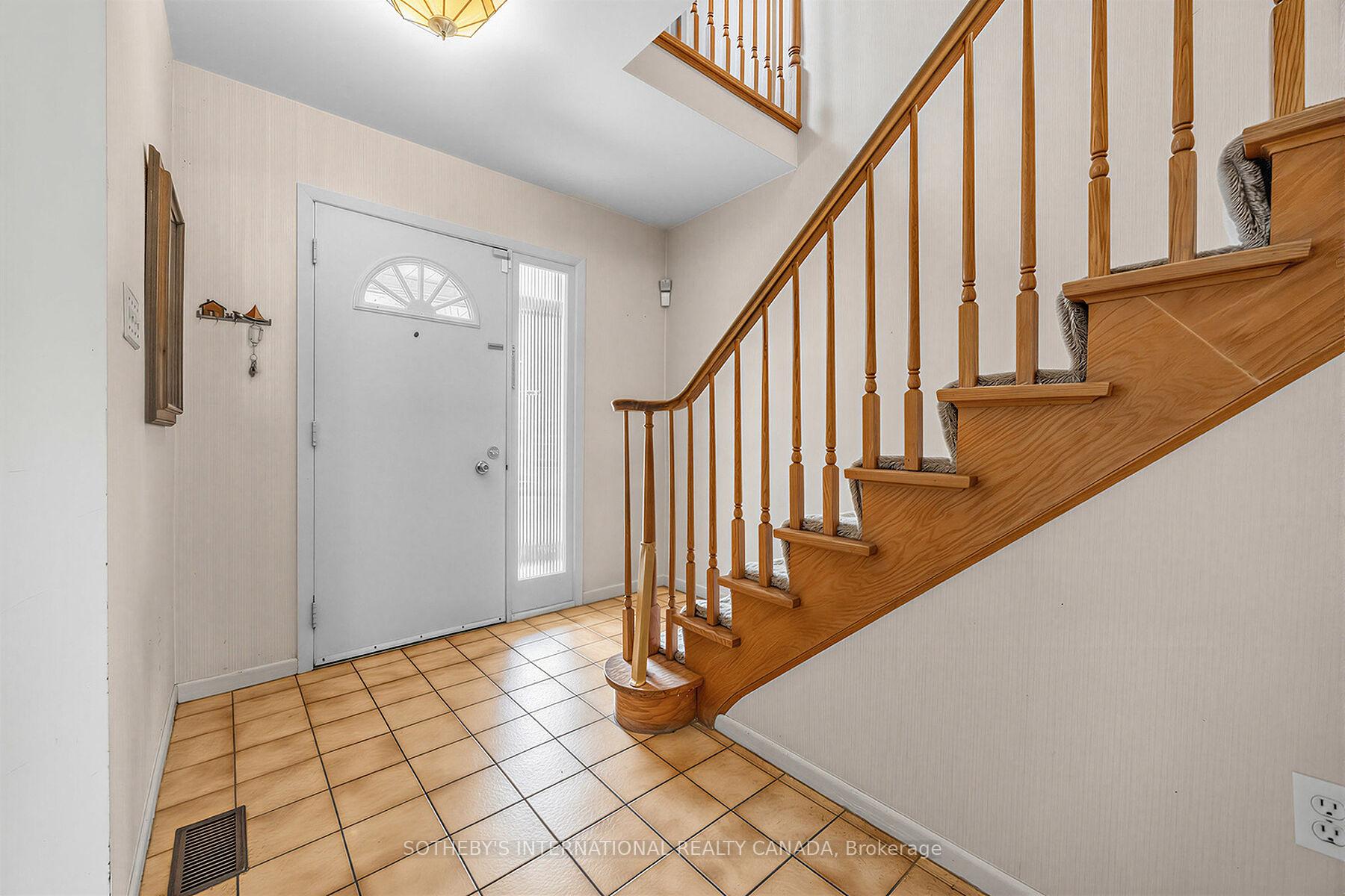 Photo 16 of 80 Ben Machree Drive, Mississauga, Port Credit — HOMEH