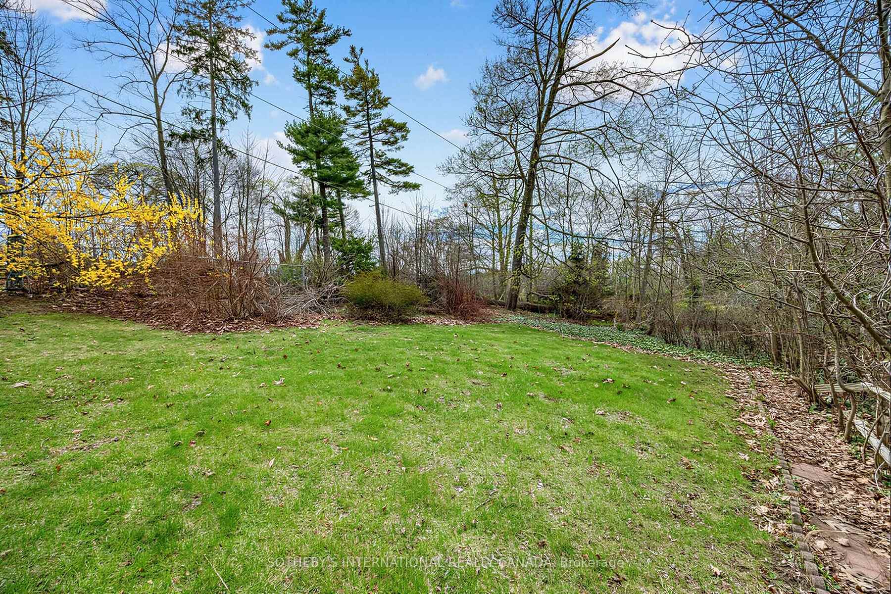 Photo 24 of 80 Ben Machree Drive, Mississauga, Port Credit — HOMEH