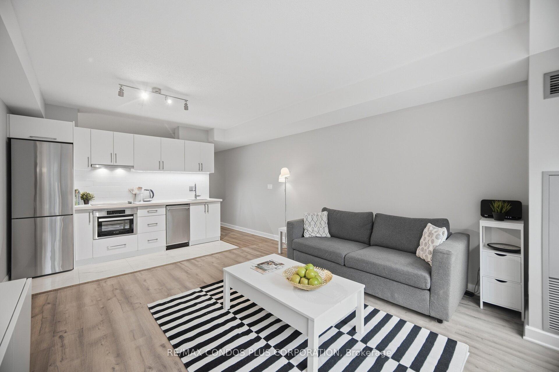 Photo 5 of Unit 509, 36 Blue Jays Way, Toronto, Waterfront Communities — HOMEH