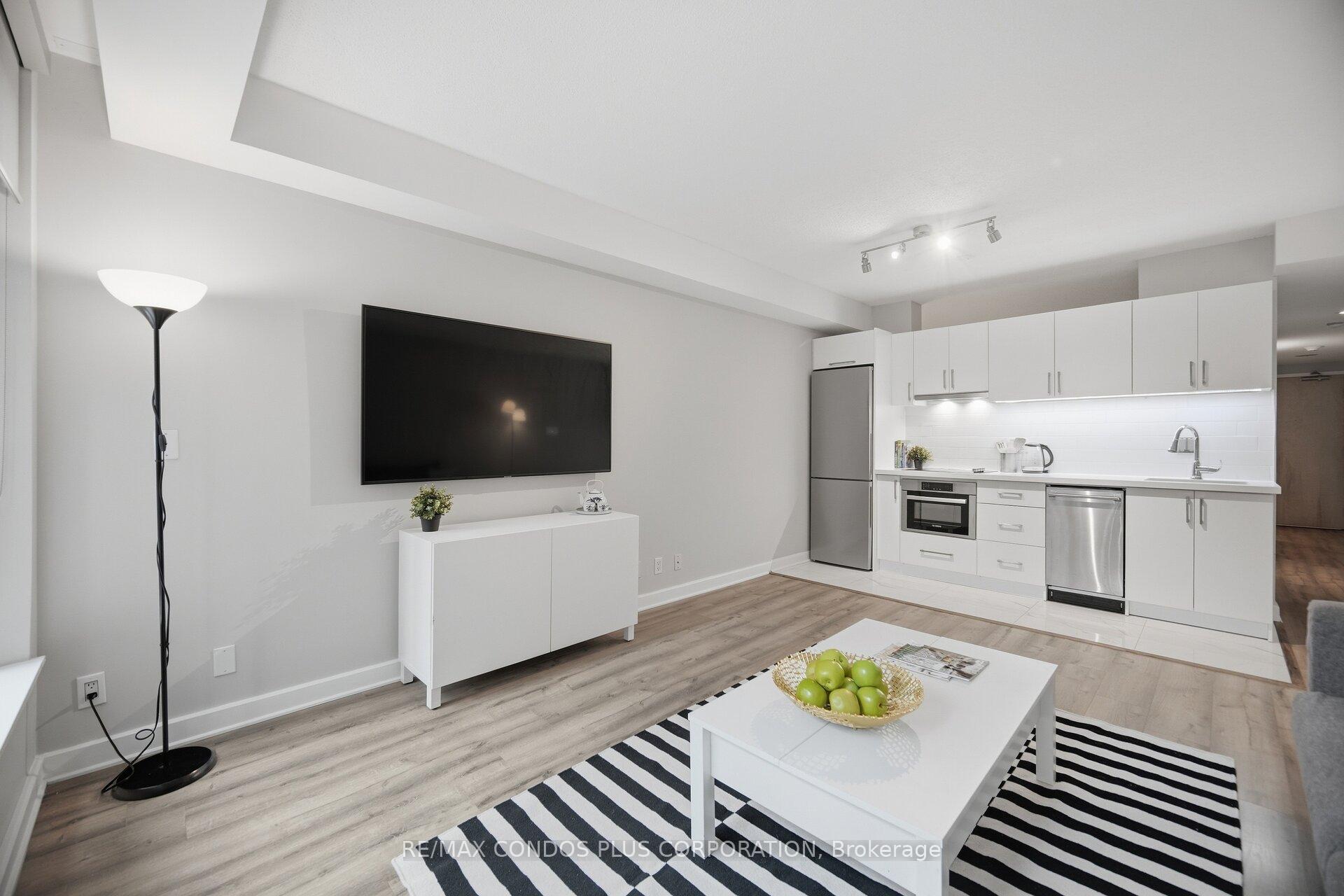 Photo 6 of Unit 509, 36 Blue Jays Way, Toronto, Waterfront Communities — HOMEH