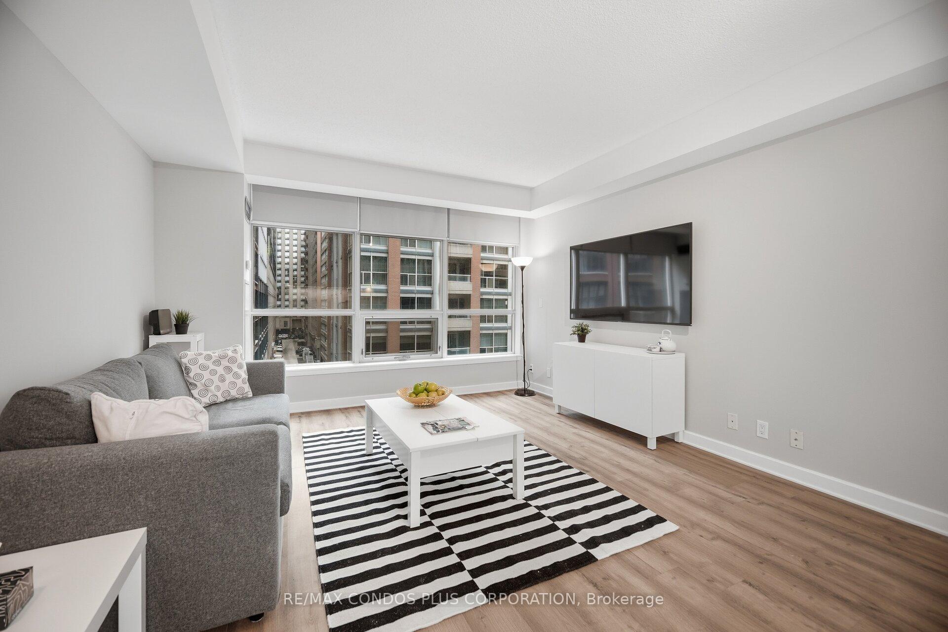 Photo 8 of Unit 509, 36 Blue Jays Way, Toronto, Waterfront Communities — HOMEH