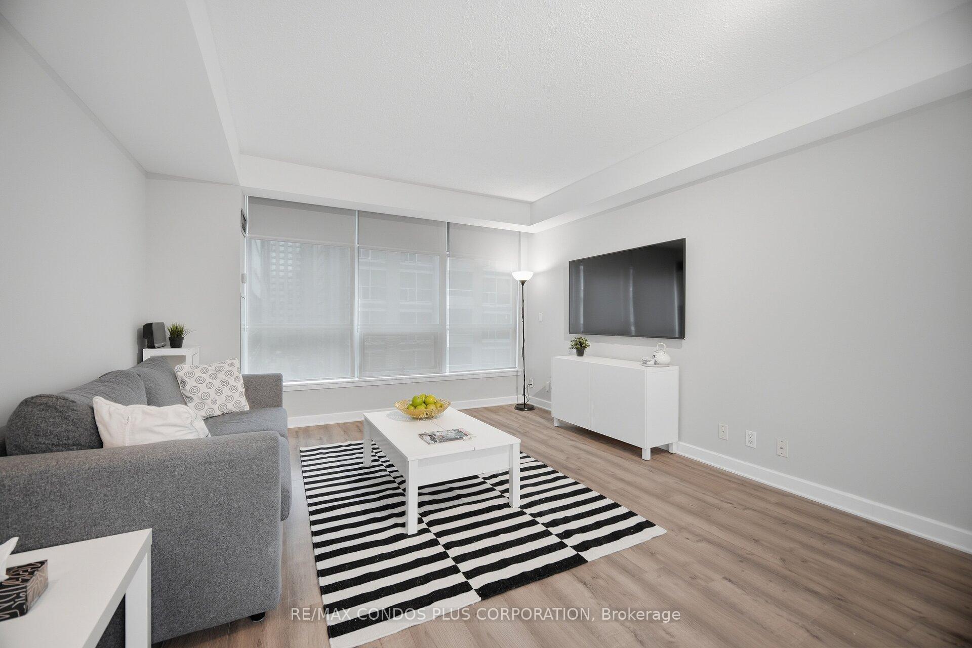 Photo 9 of Unit 509, 36 Blue Jays Way, Toronto, Waterfront Communities — HOMEH
