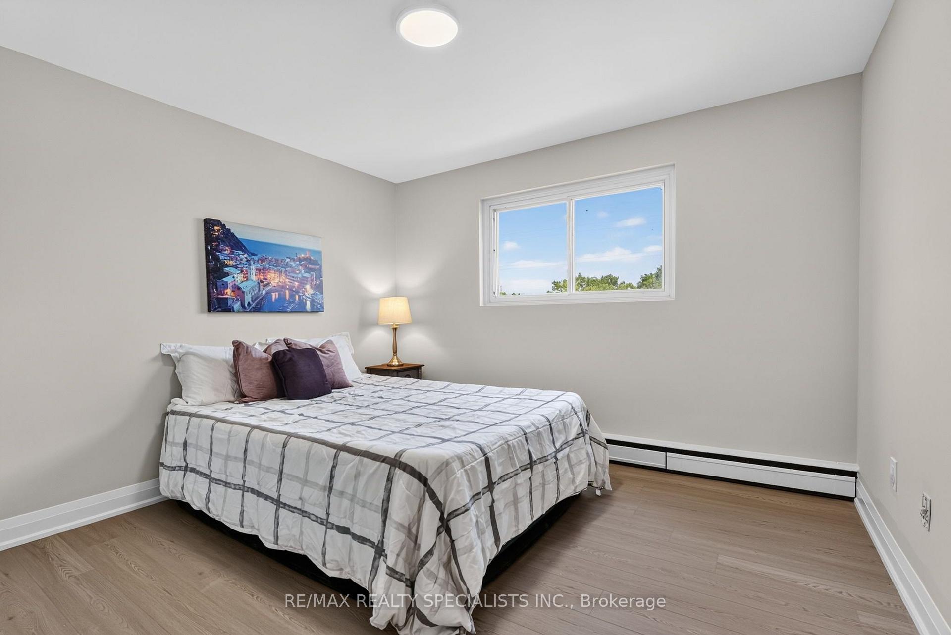 Photo 16 of Unit 33, 426 Queenston Street, St. Catharines, Secord Woods — HOMEH