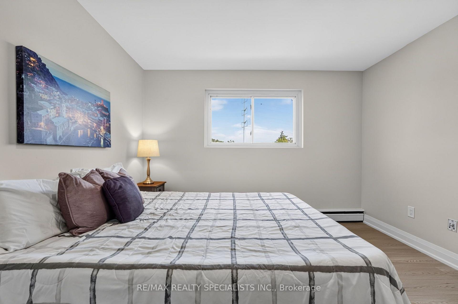 Photo 18 of Unit 33, 426 Queenston Street, St. Catharines, Secord Woods — HOMEH