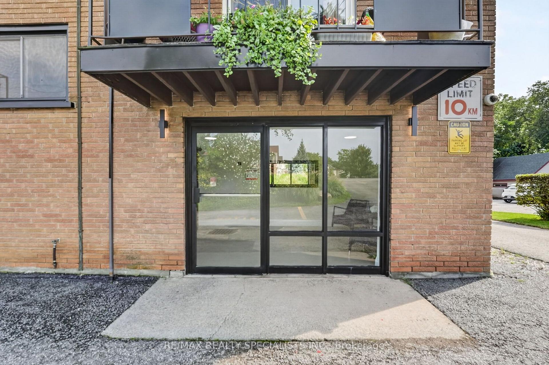 Photo 25 of Unit 33, 426 Queenston Street, St. Catharines, Secord Woods — HOMEH