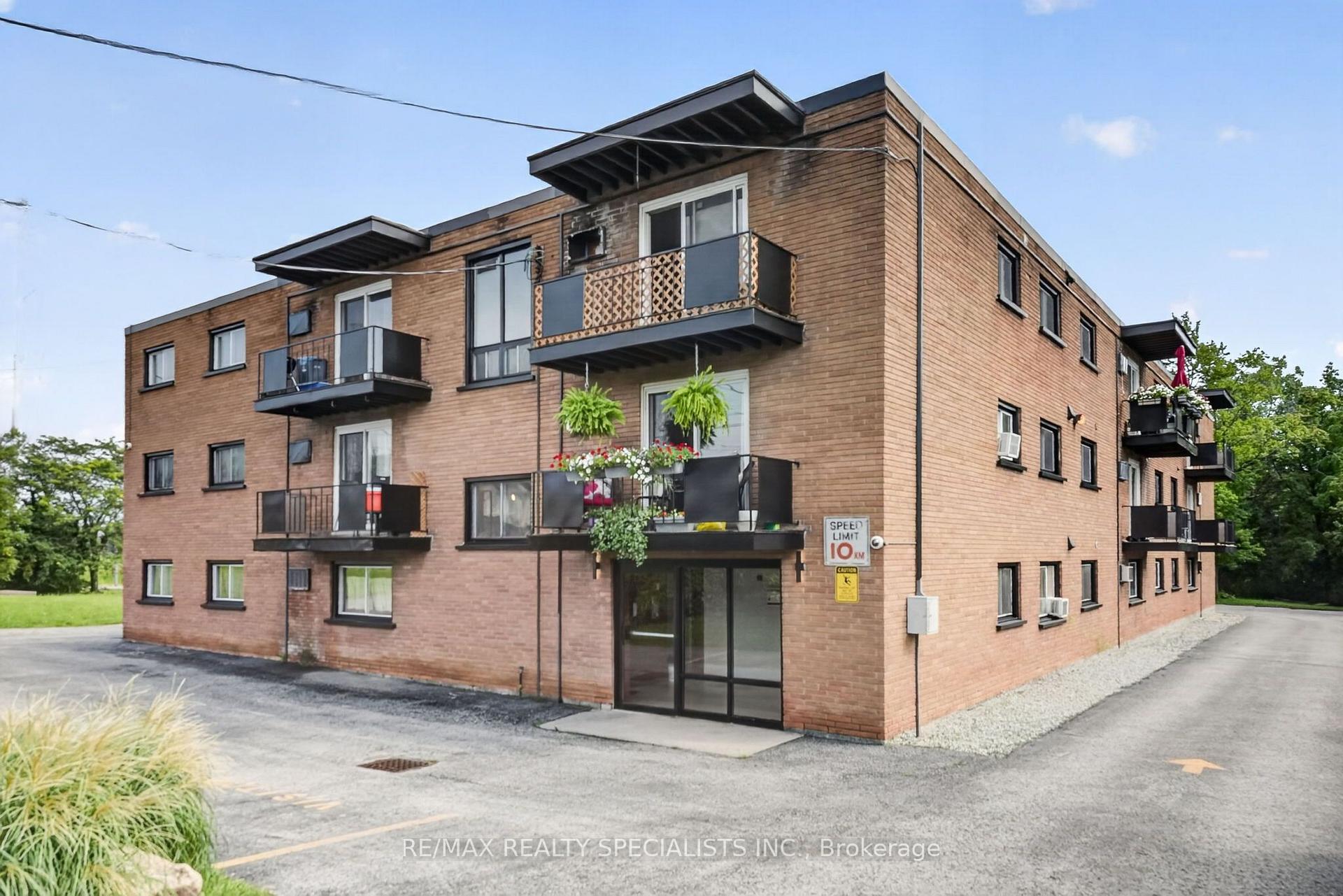 Photo 30 of Unit 33, 426 Queenston Street, St. Catharines, Secord Woods — HOMEH