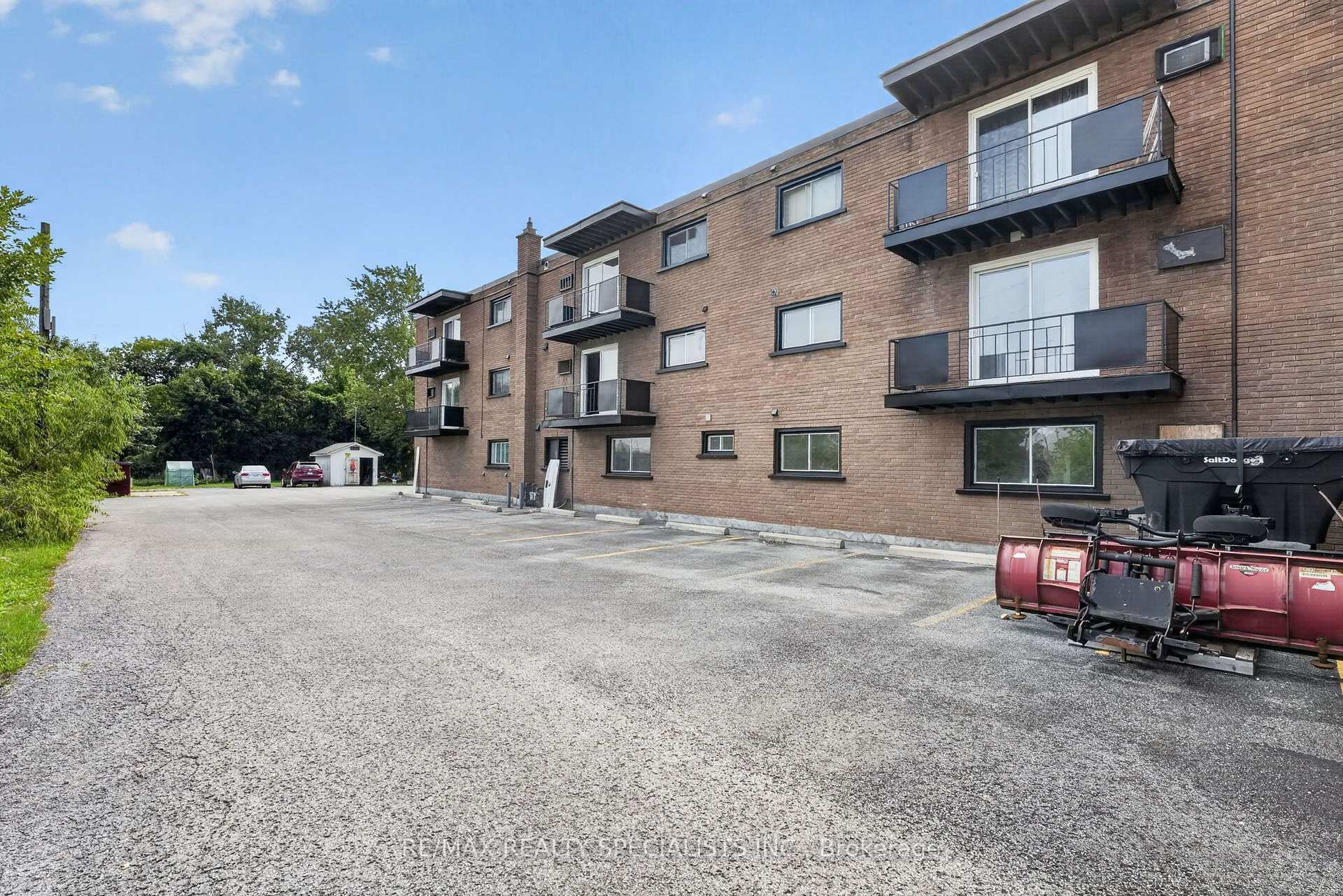 Photo 33 of Unit 33, 426 Queenston Street, St. Catharines, Secord Woods — HOMEH