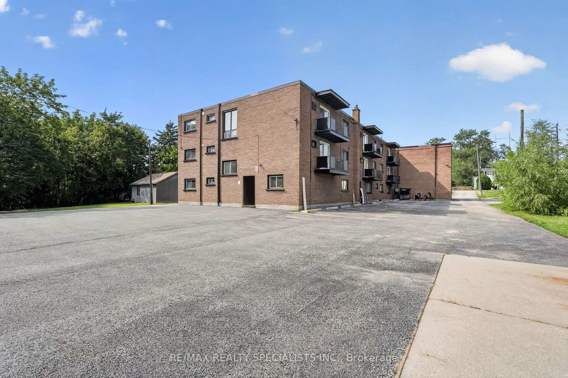 Photo 34 of Unit 33, 426 Queenston Street, St. Catharines, Secord Woods — HOMEH