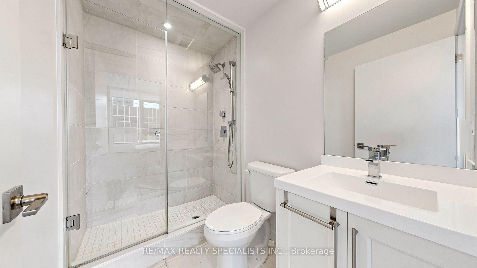 Photo 13 of Unit 2004, 2093 Fairview Street, Burlington, Freeman — HOMEH