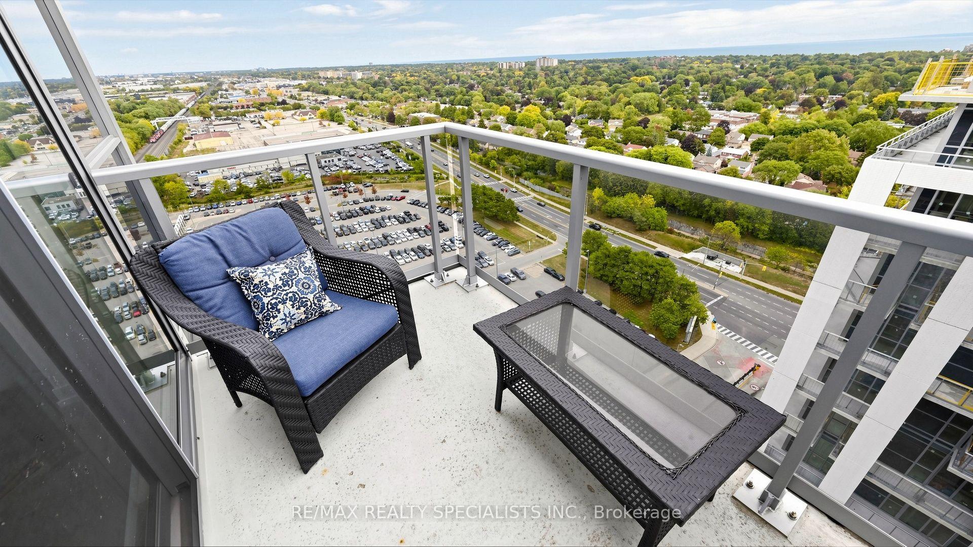 Photo 19 of Unit 2004, 2093 Fairview Street, Burlington, Freeman — HOMEH