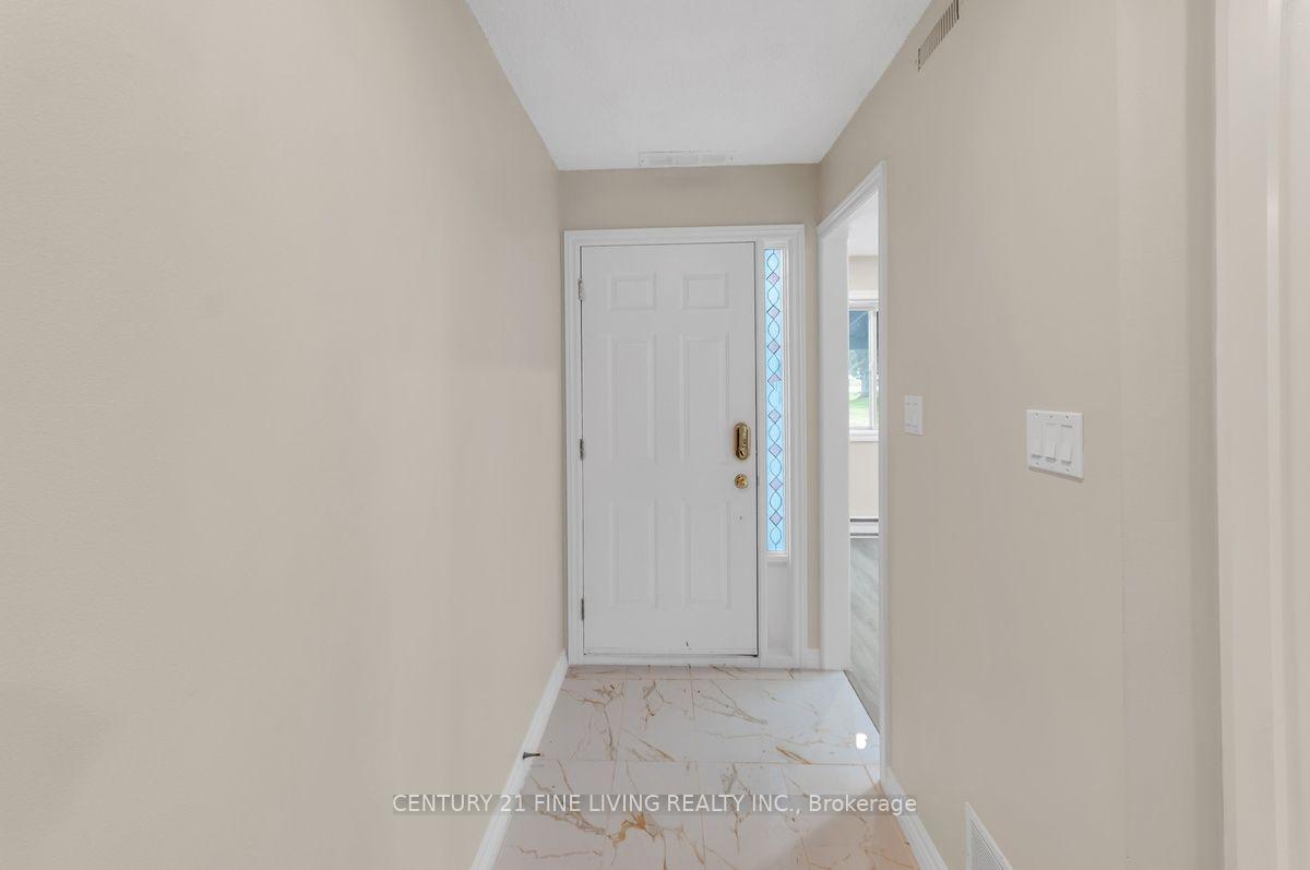Photo 7 of Unit 2, 30 Laguna Parkway, Ramara, Rural Ramara — HOMEH