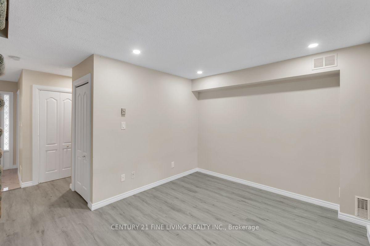 Photo 11 of Unit 2, 30 Laguna Parkway, Ramara, Rural Ramara — HOMEH