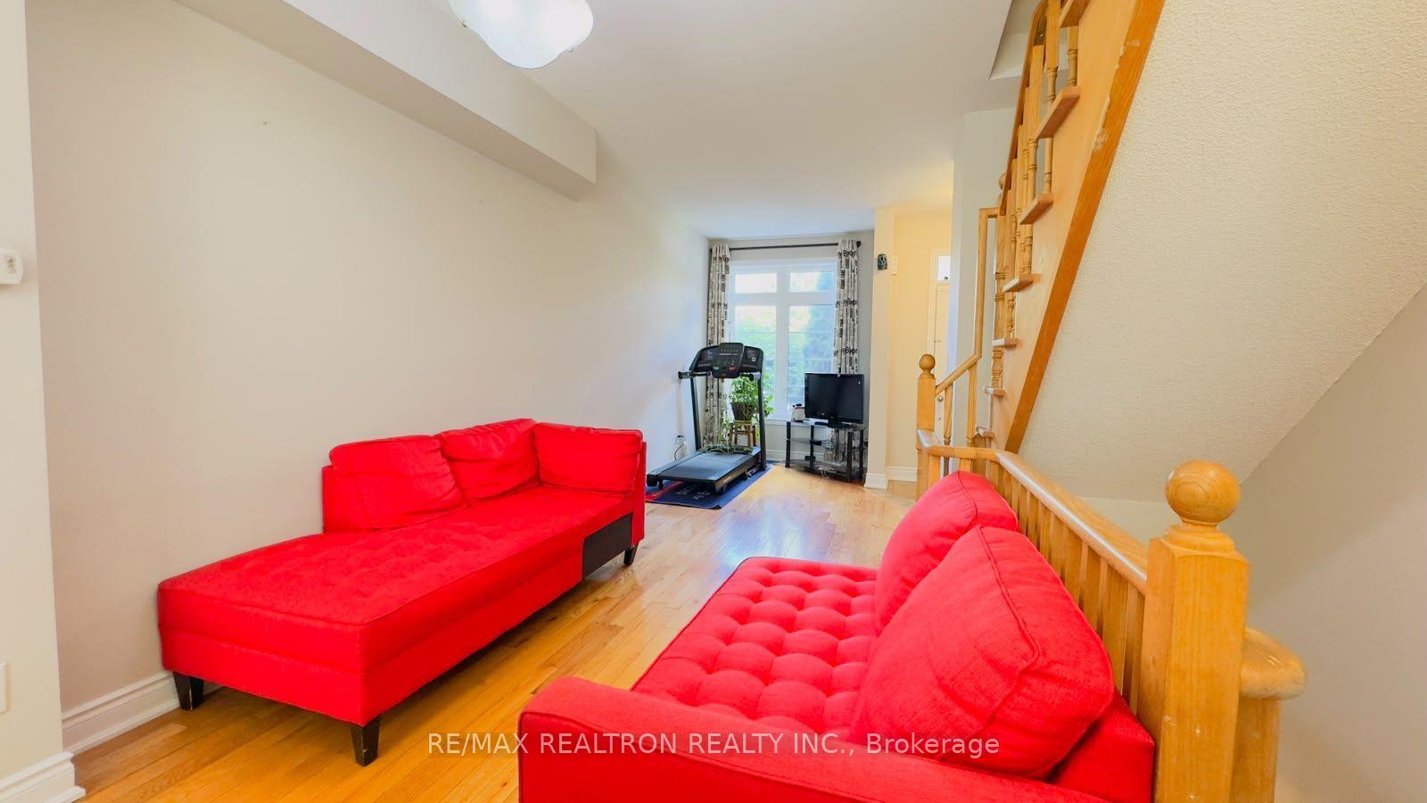 Photo 4 of 17D Hobden Place, Etobicoke, Willowridge-Martingrove-Richview — HOMEH