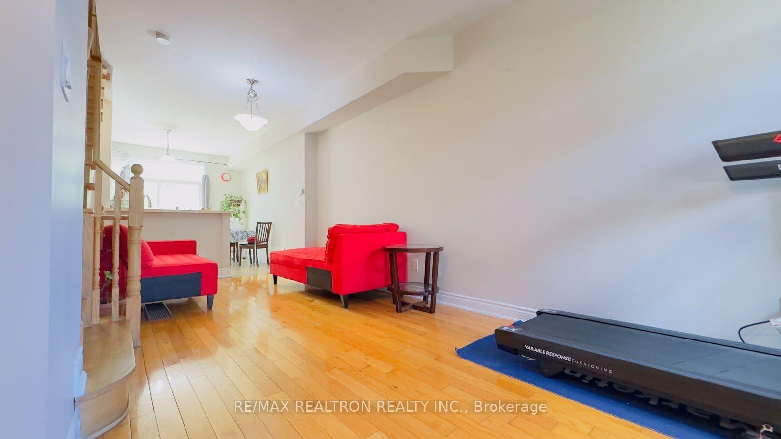 Photo 5 of 17D Hobden Place, Etobicoke, Willowridge-Martingrove-Richview — HOMEH