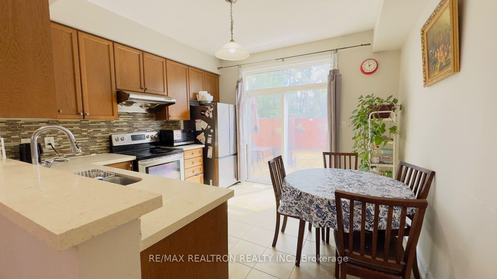 Photo 6 of 17D Hobden Place, Etobicoke, Willowridge-Martingrove-Richview — HOMEH