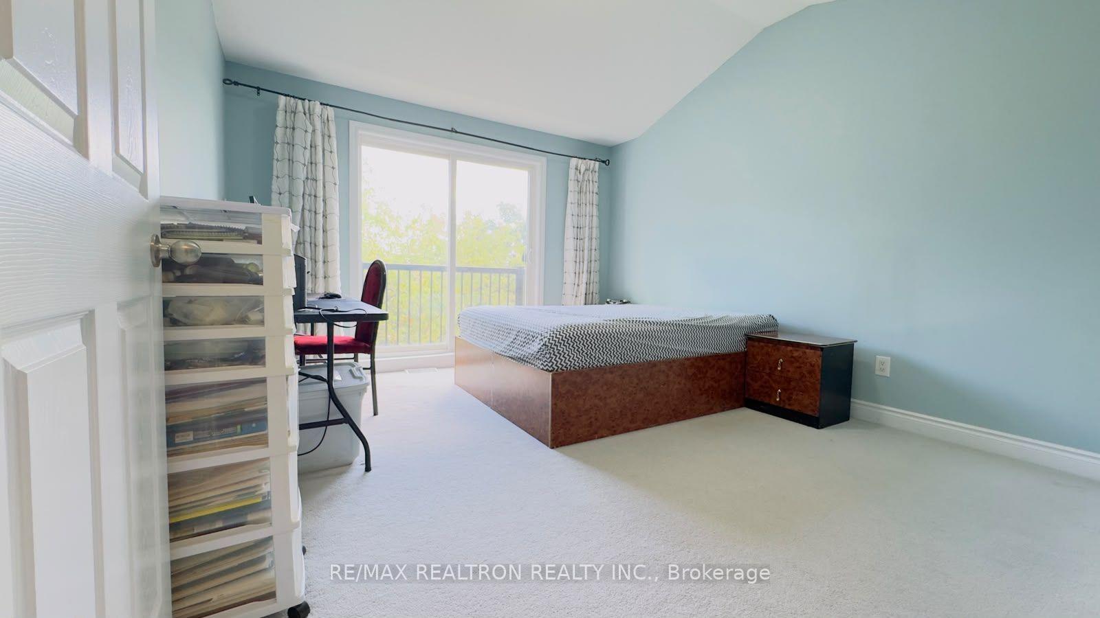Photo 8 of 17D Hobden Place, Etobicoke, Willowridge-Martingrove-Richview — HOMEH