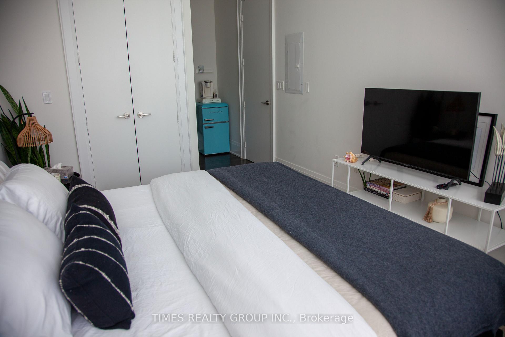 Photo 25 of Unit PH1203, 39 Queens Quay E. Street E, Toronto, Waterfront Communities — HOMEH