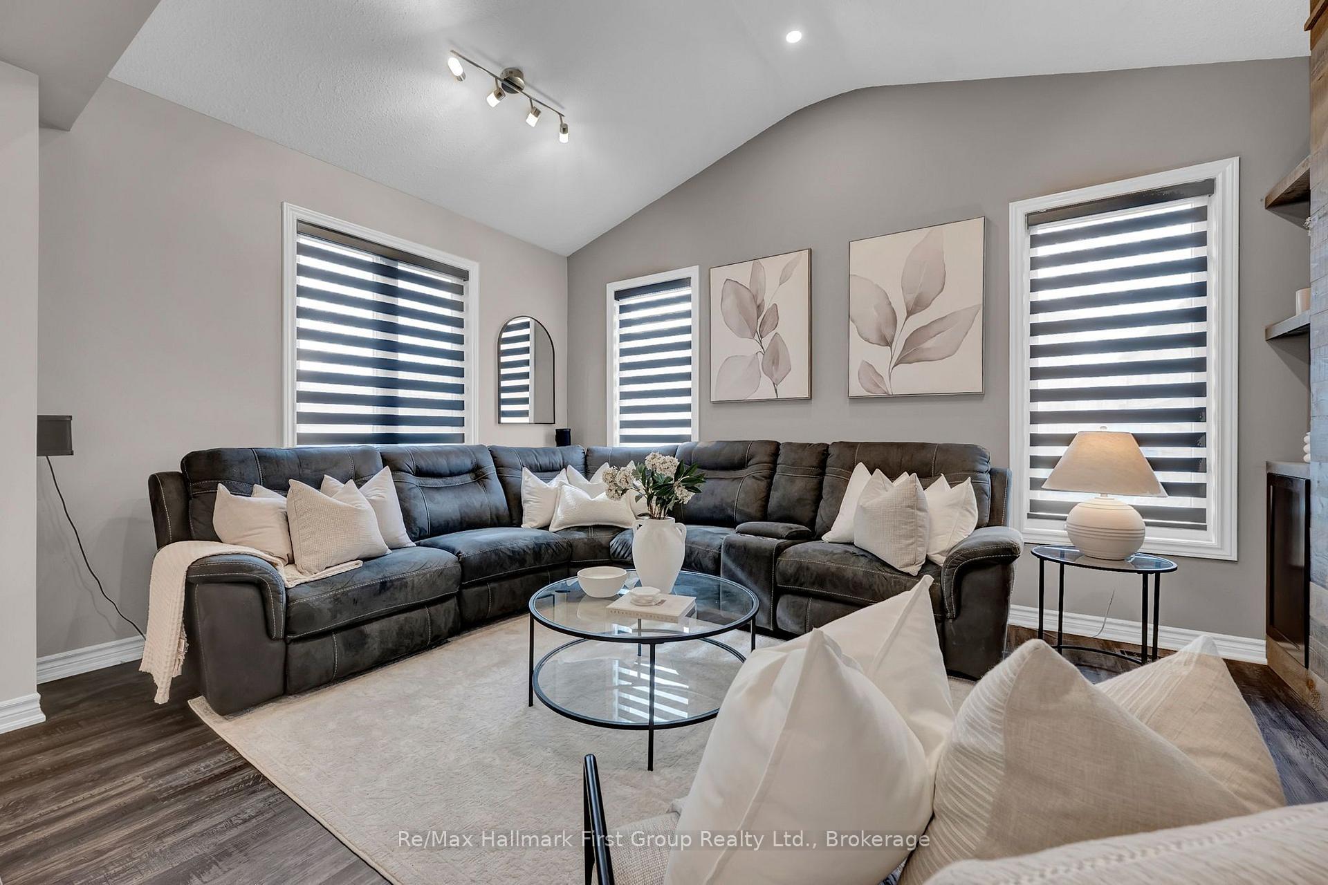 Photo 10 of 112 Roy Nichols Drive, Clarington, Courtice — HOMEH