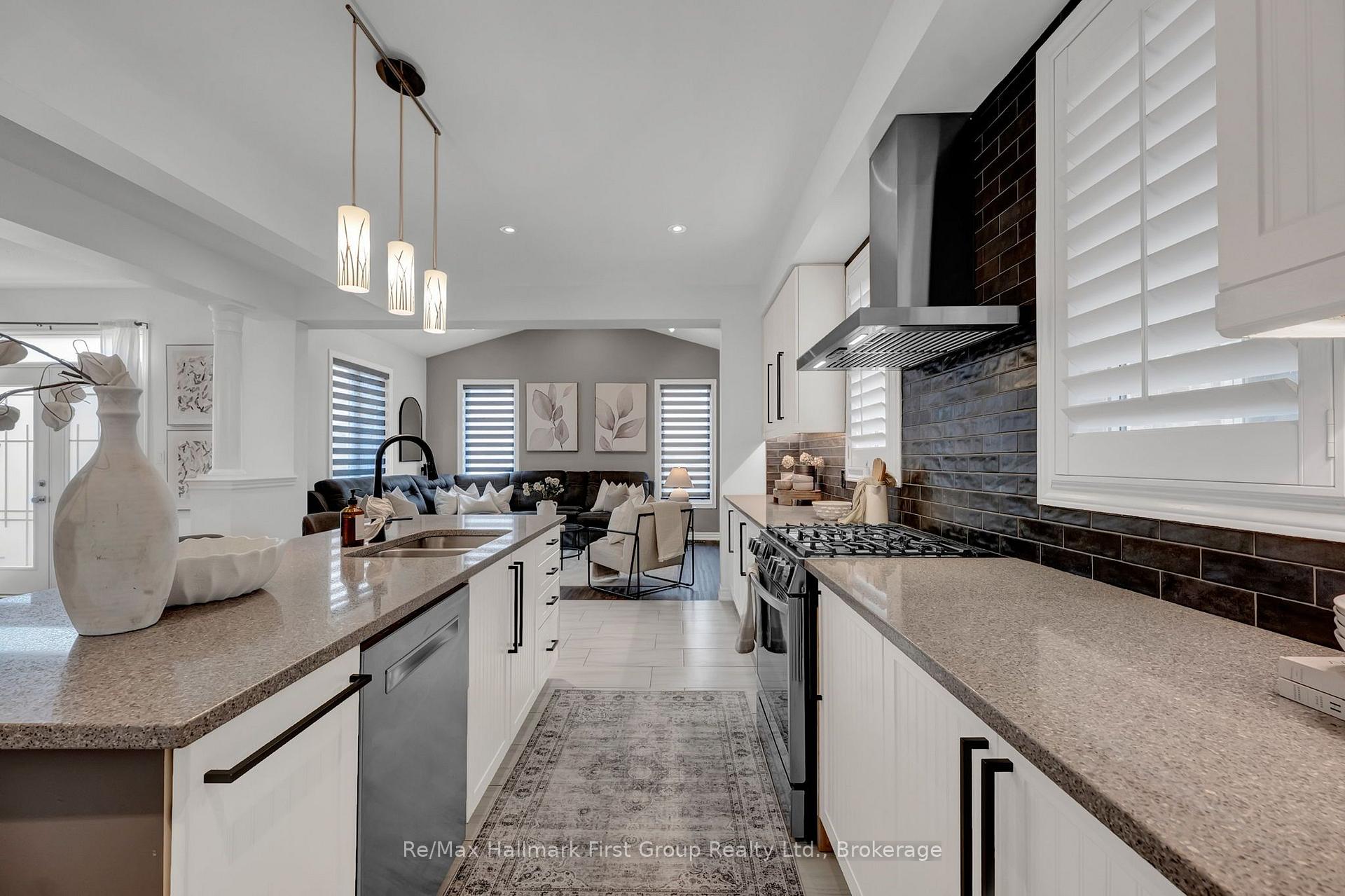 Photo 19 of 112 Roy Nichols Drive, Clarington, Courtice — HOMEH