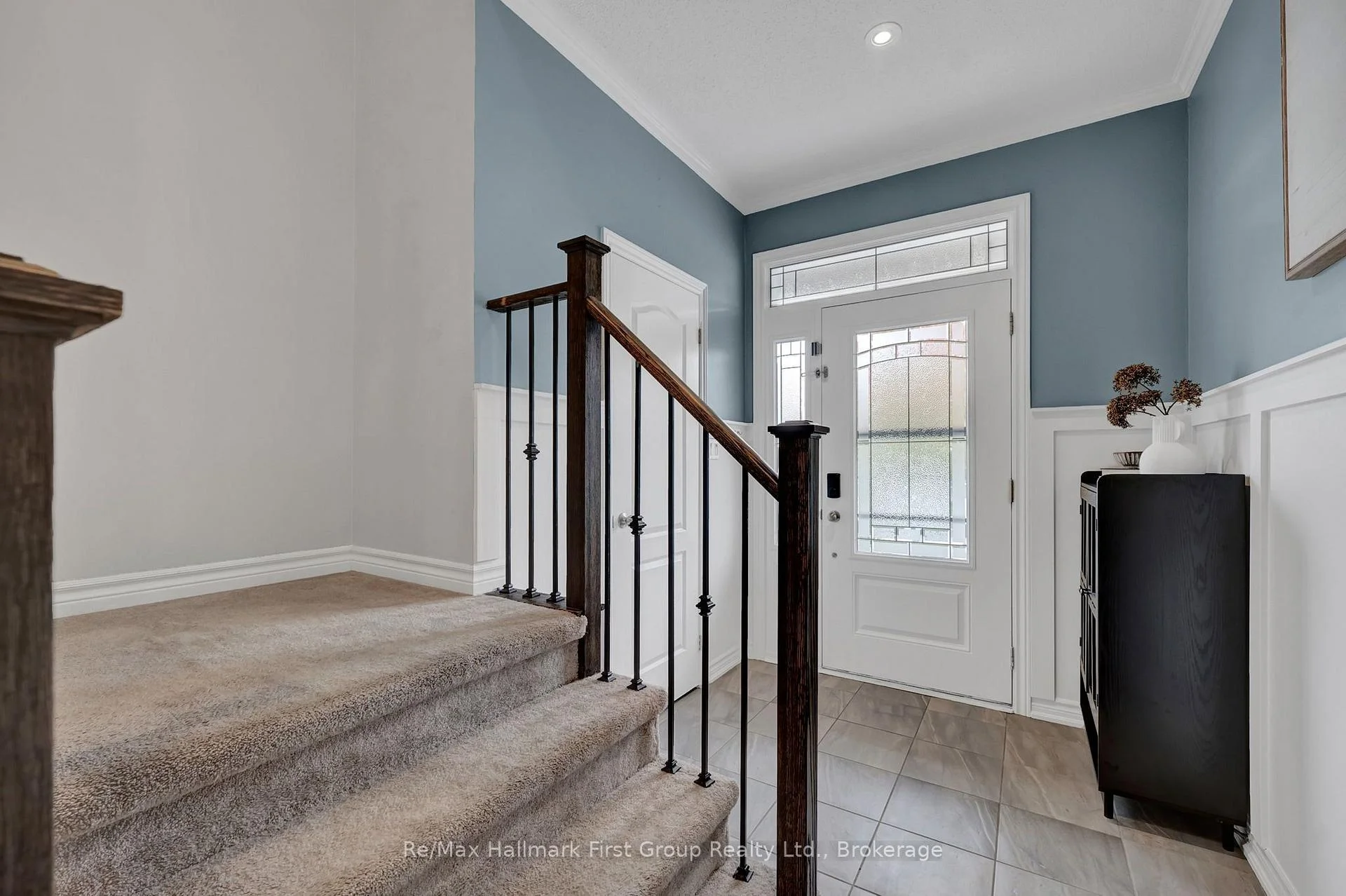 Photo 4 of 112 Roy Nichols Drive, Clarington, Courtice — HOMEH