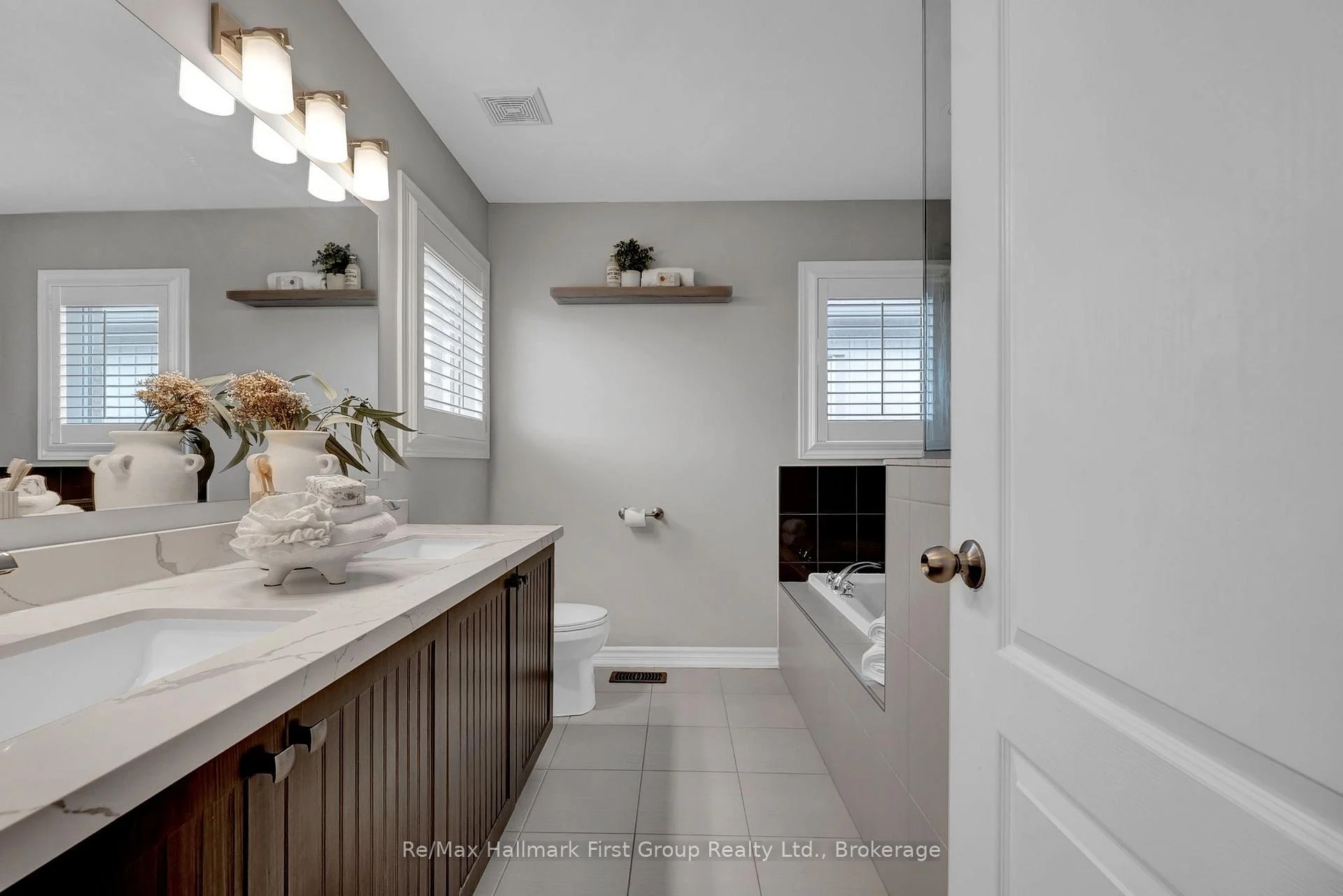 Photo 35 of 112 Roy Nichols Drive, Clarington, Courtice — HOMEH