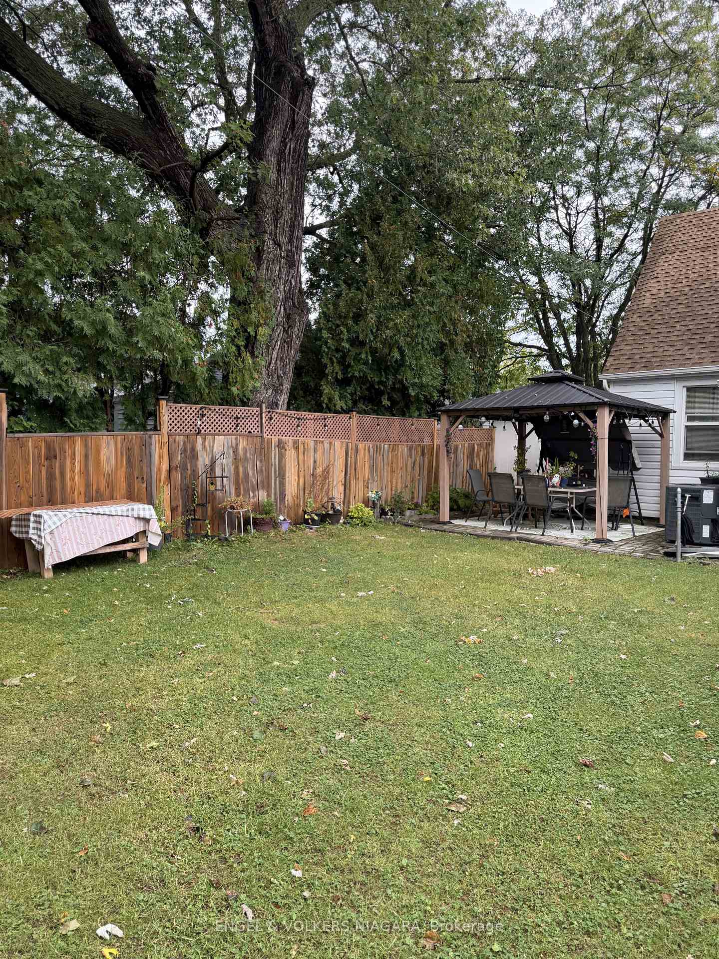 Photo 12 of 6 Glen Avenue, St. Catharines, Western Hill — HOMEH