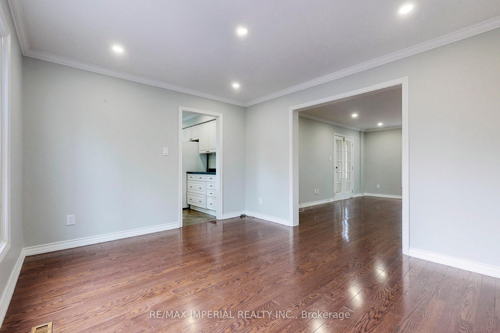 Photo 8 of 2 Craigleith Crescent, Richmond Hill, Oak Ridges Lake Wilcox — HOMEH