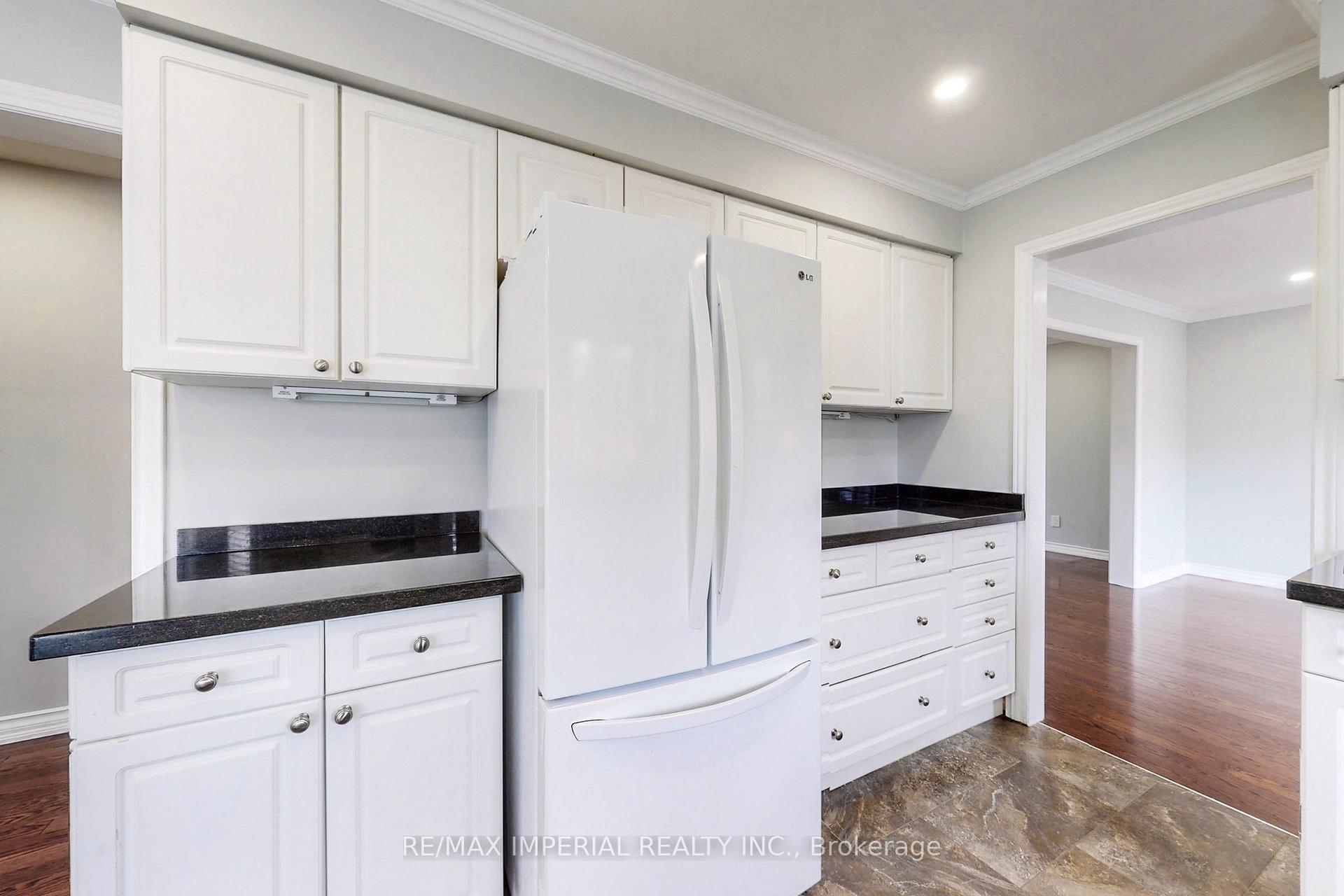 Photo 13 of 2 Craigleith Crescent, Richmond Hill, Oak Ridges Lake Wilcox — HOMEH