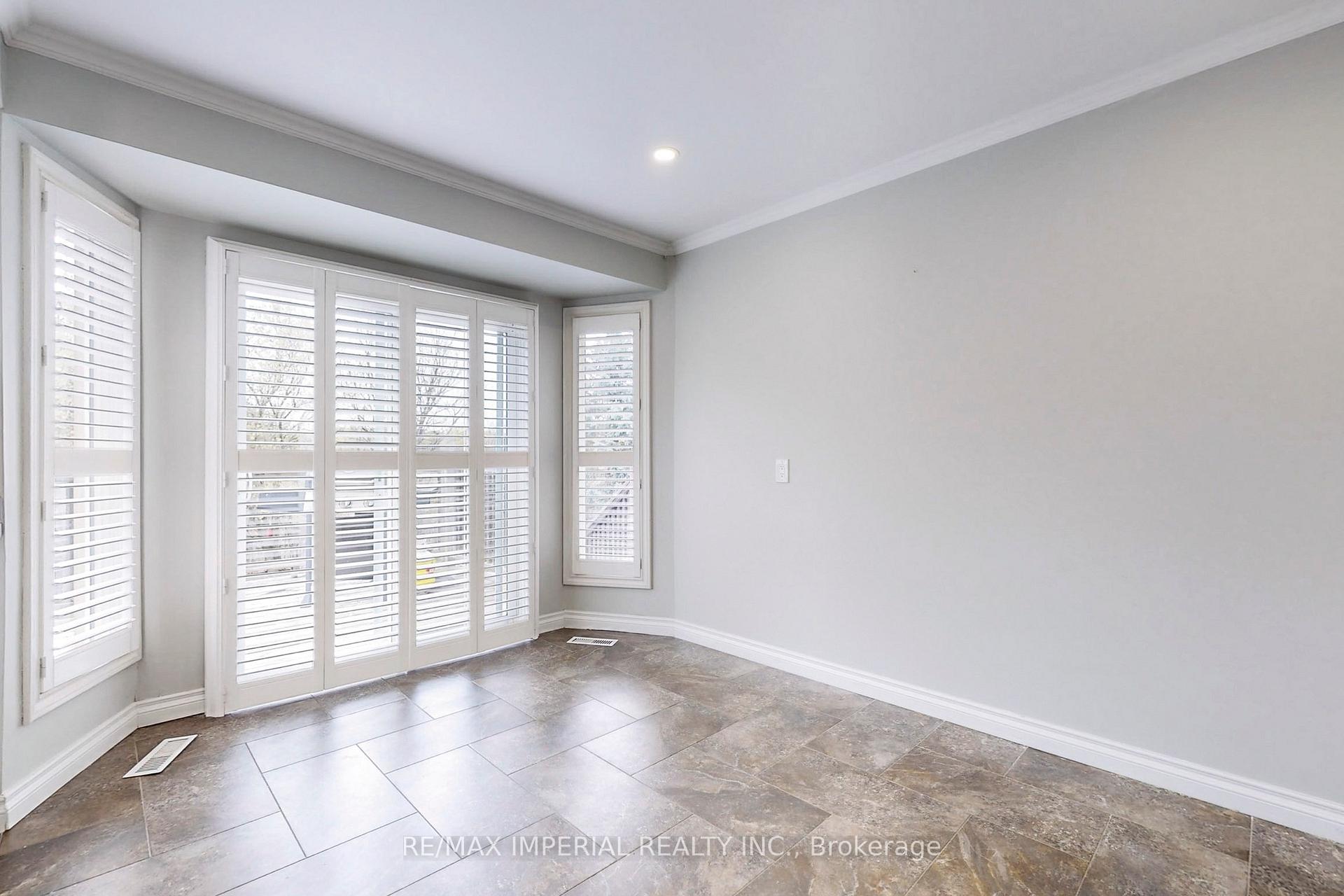 Photo 14 of 2 Craigleith Crescent, Richmond Hill, Oak Ridges Lake Wilcox — HOMEH