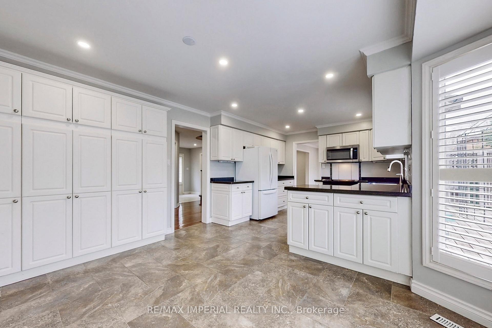 Photo 16 of 2 Craigleith Crescent, Richmond Hill, Oak Ridges Lake Wilcox — HOMEH