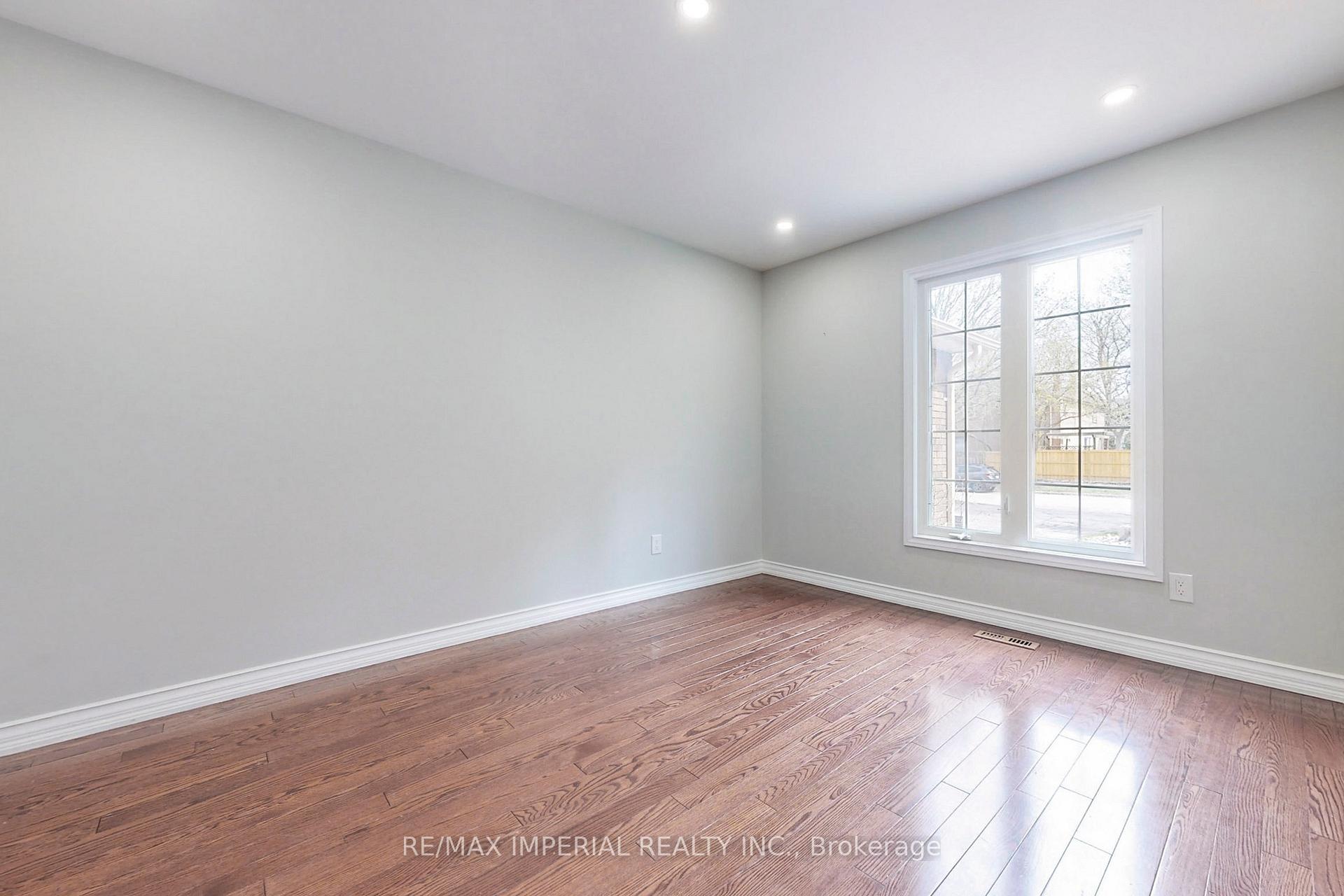 Photo 24 of 2 Craigleith Crescent, Richmond Hill, Oak Ridges Lake Wilcox — HOMEH
