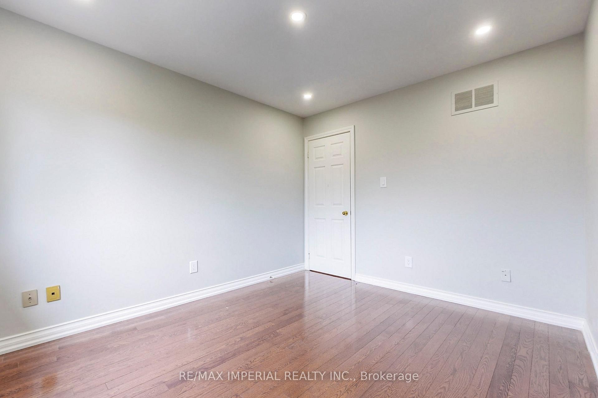 Photo 29 of 2 Craigleith Crescent, Richmond Hill, Oak Ridges Lake Wilcox — HOMEH