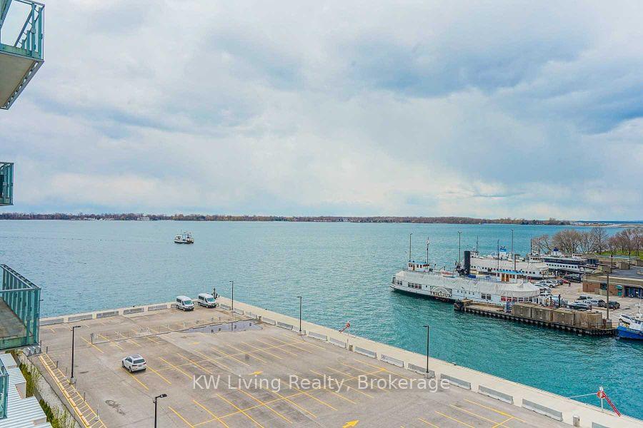 Photo of Unit 609, 15 Queens Quay E