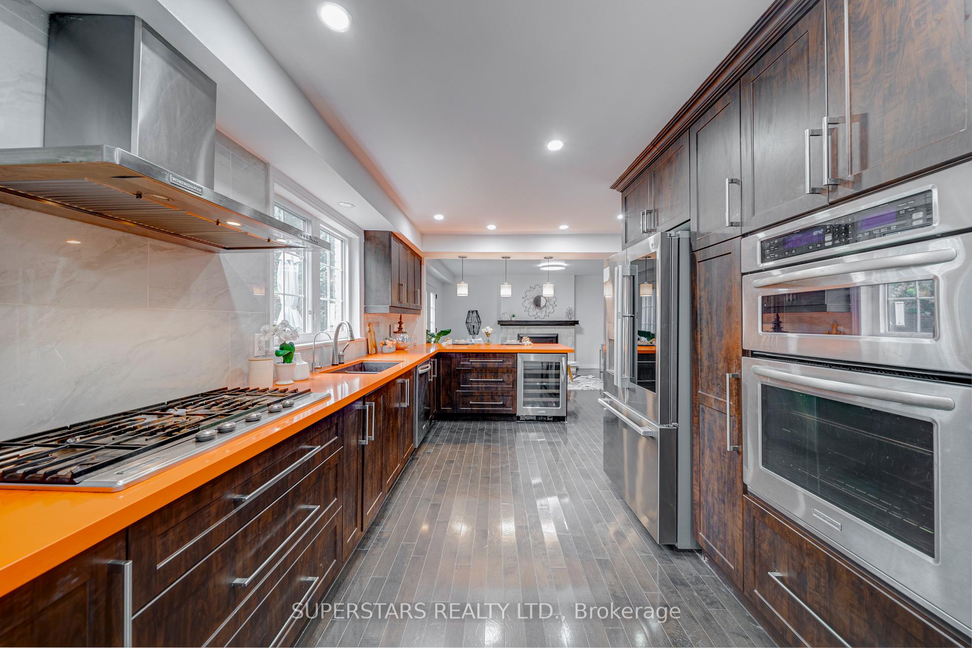 Photo 3 of 38 Sir Galahad Place, Markham, Markham Village — HOMEH
