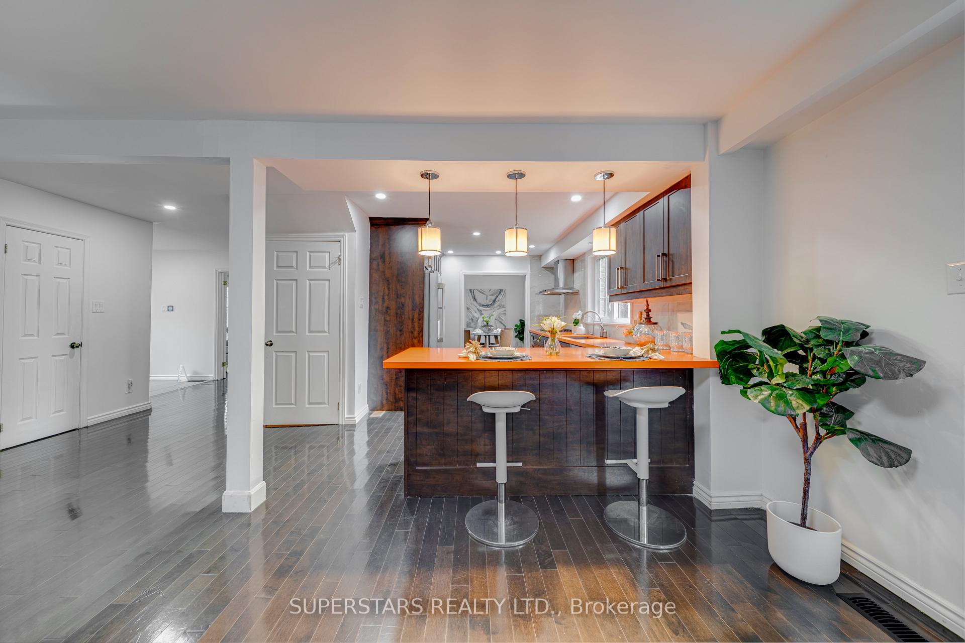 Photo 6 of 38 Sir Galahad Place, Markham, Markham Village — HOMEH