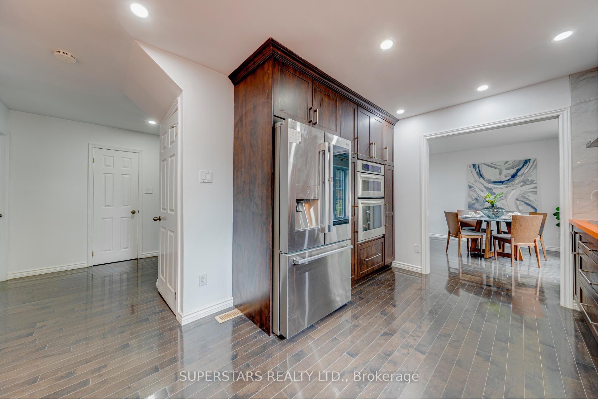 Photo 5 of 38 Sir Galahad Place, Markham, Markham Village — HOMEH