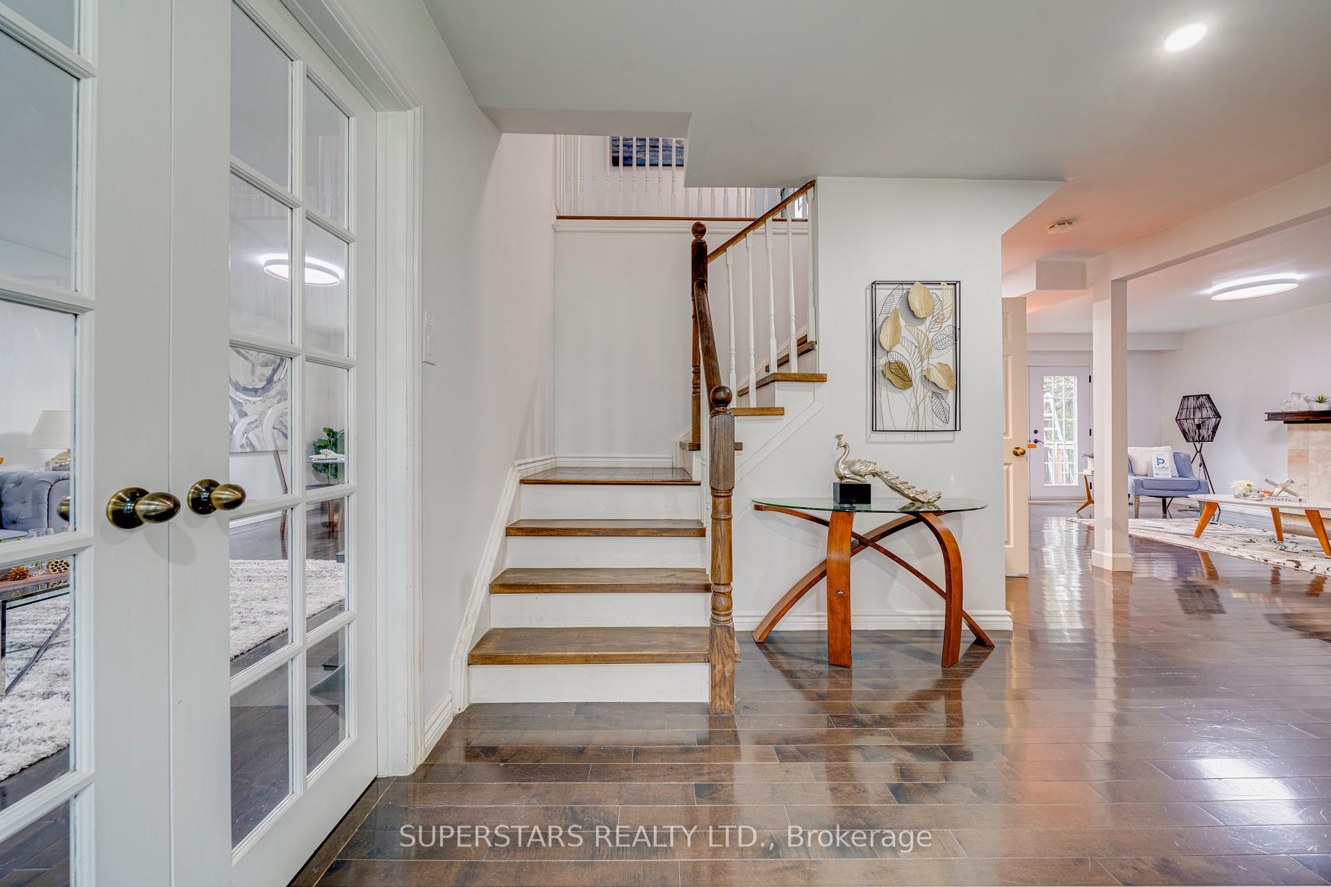 Photo 15 of 38 Sir Galahad Place, Markham, Markham Village — HOMEH