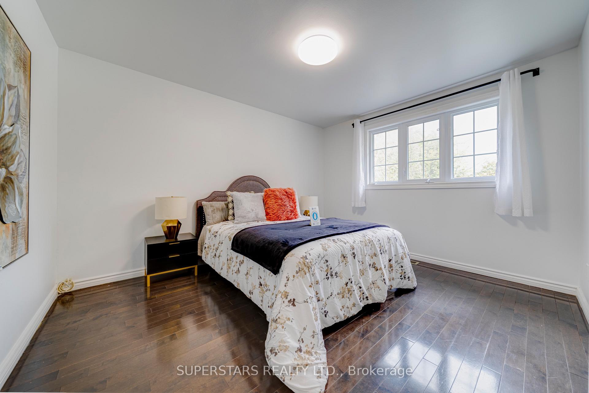 Photo 21 of 38 Sir Galahad Place, Markham, Markham Village — HOMEH