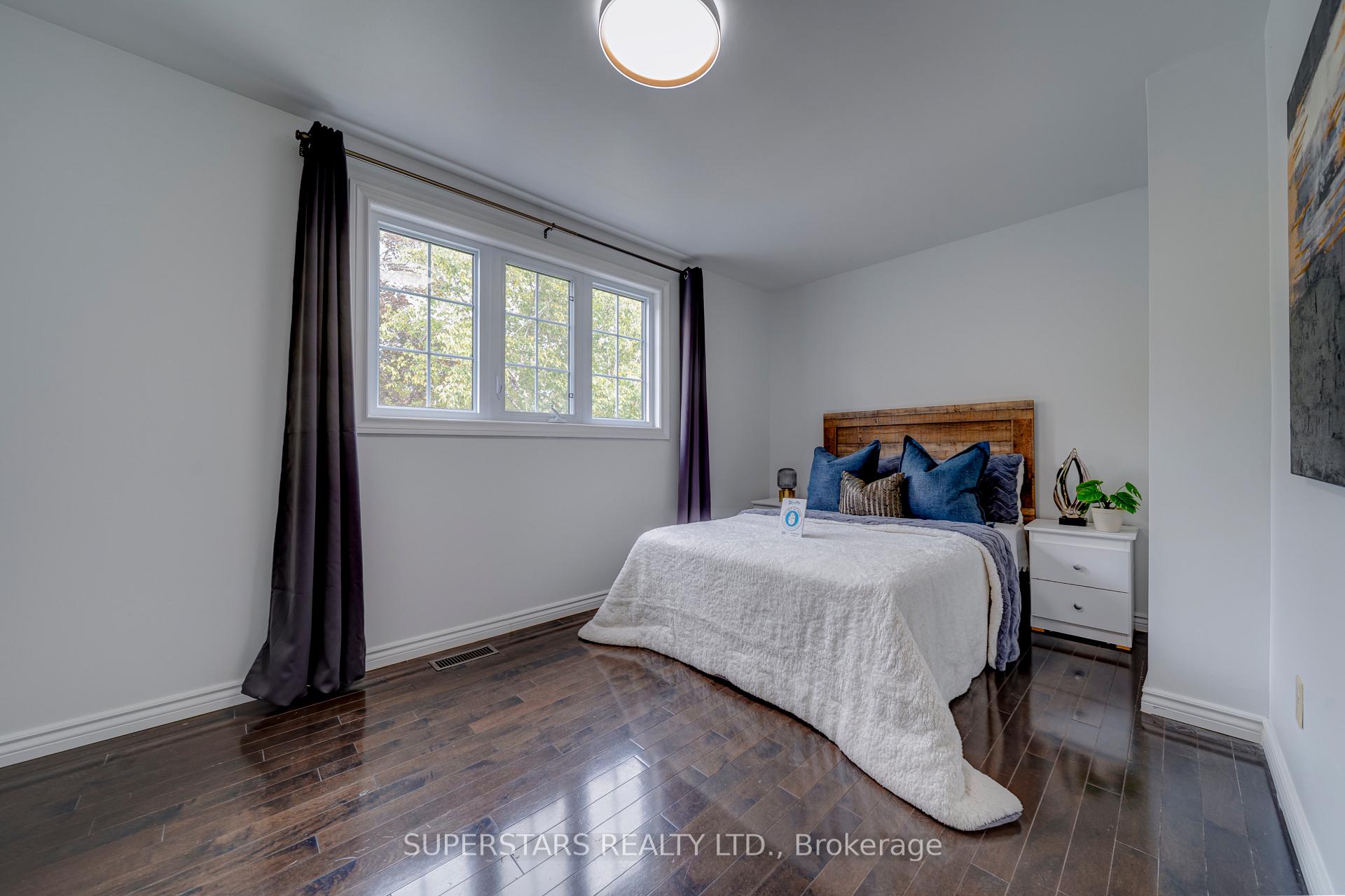 Photo 23 of 38 Sir Galahad Place, Markham, Markham Village — HOMEH