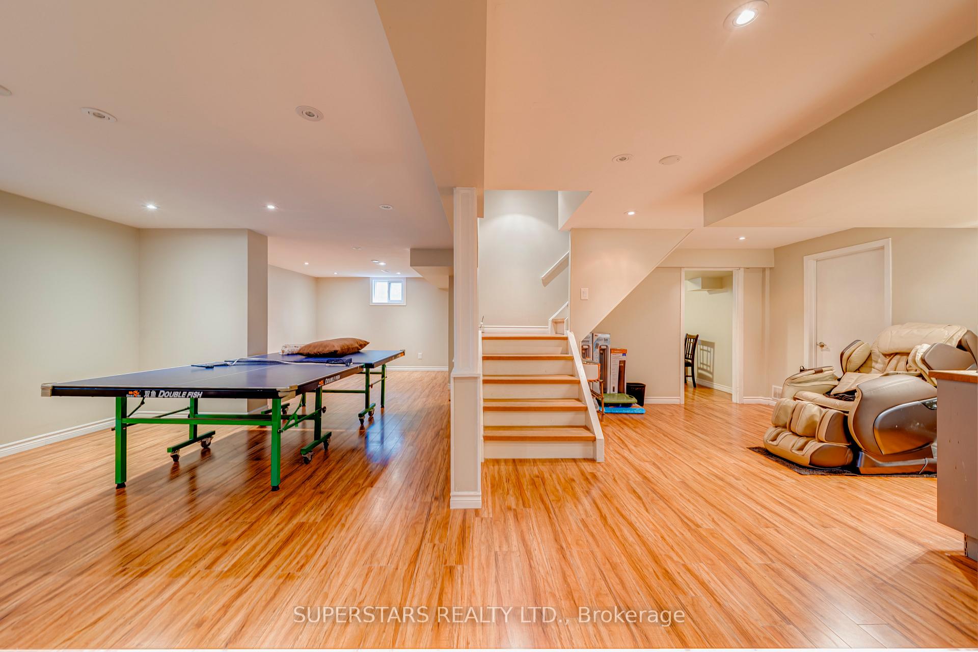 Photo 25 of 38 Sir Galahad Place, Markham, Markham Village — HOMEH
