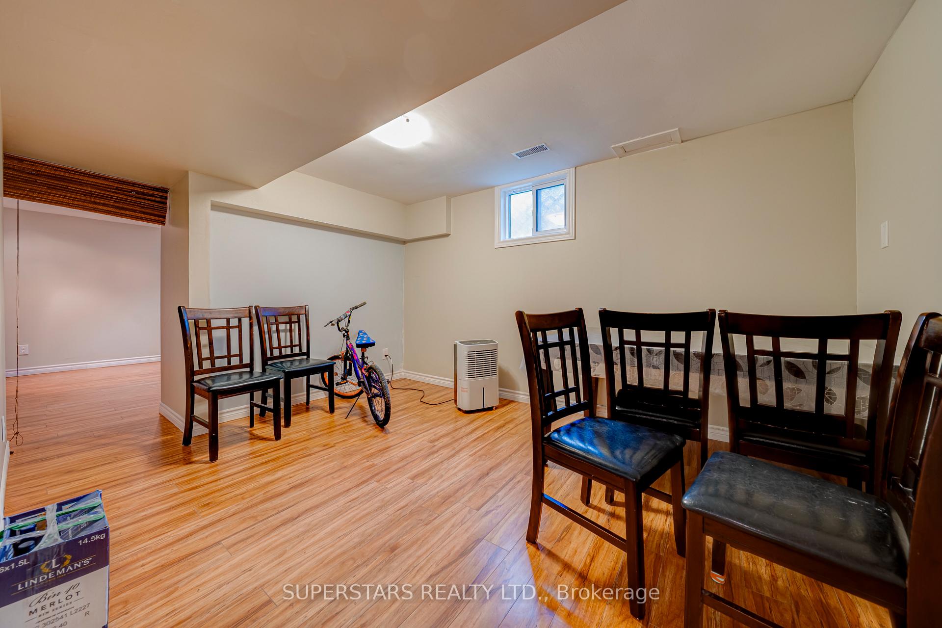 Photo 28 of 38 Sir Galahad Place, Markham, Markham Village — HOMEH
