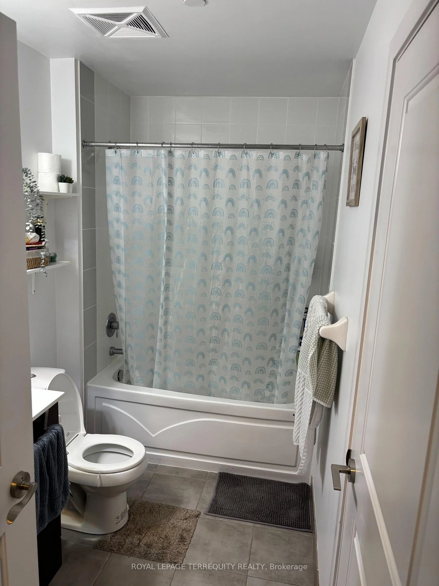 Photo 14 of Unit 216, 5162 Yonge Street, North York, Willowdale West — HOMEH