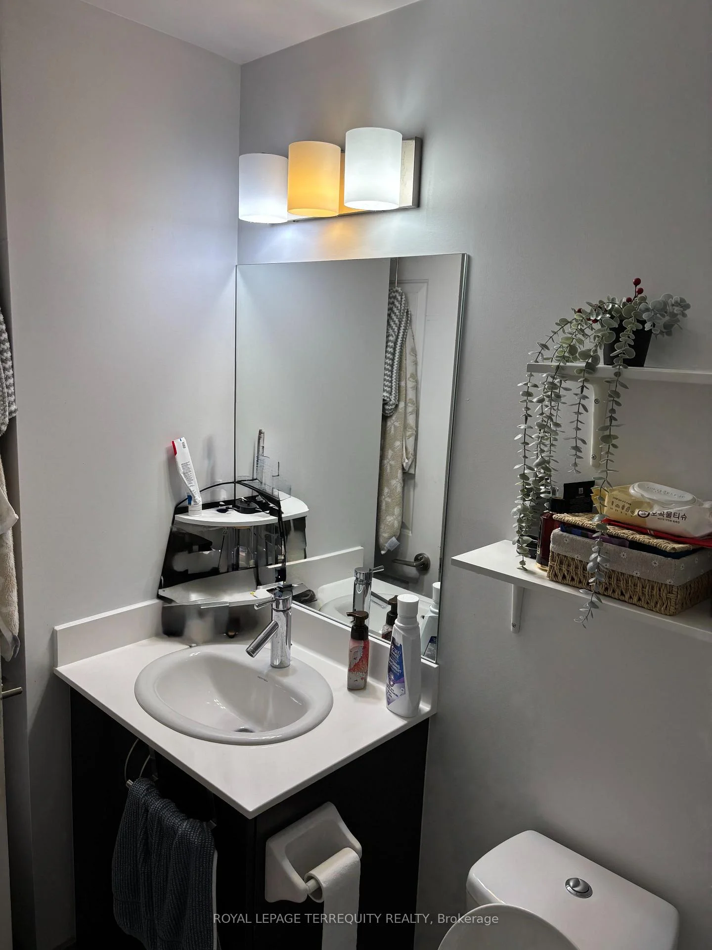 Photo 15 of Unit 216, 5162 Yonge Street, North York, Willowdale West — HOMEH
