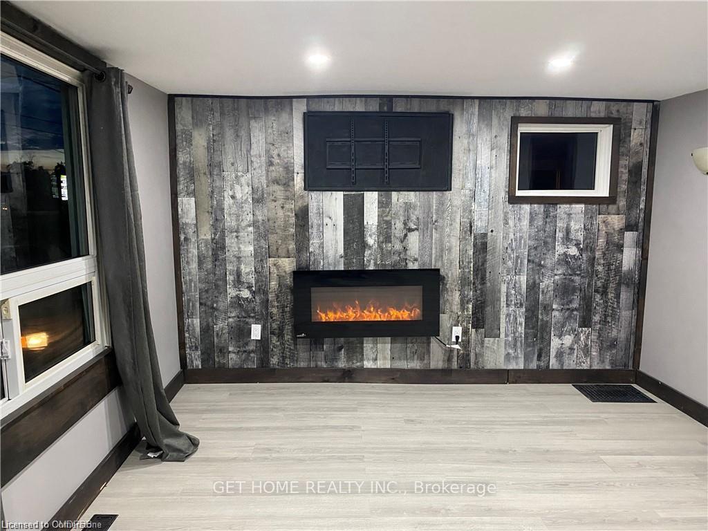 Photo 2 of 100 Lincoln Street, Welland, Broadway — HOMEH