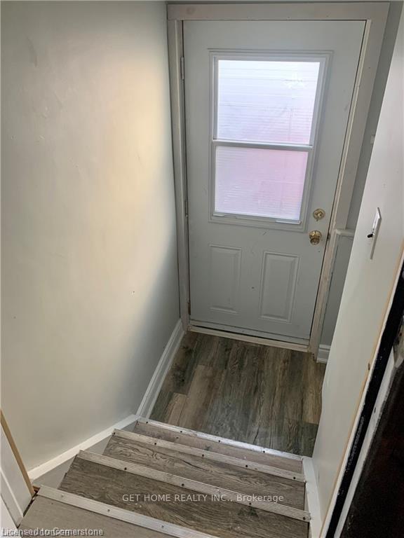 Photo 15 of 100 Lincoln Street, Welland, Broadway — HOMEH