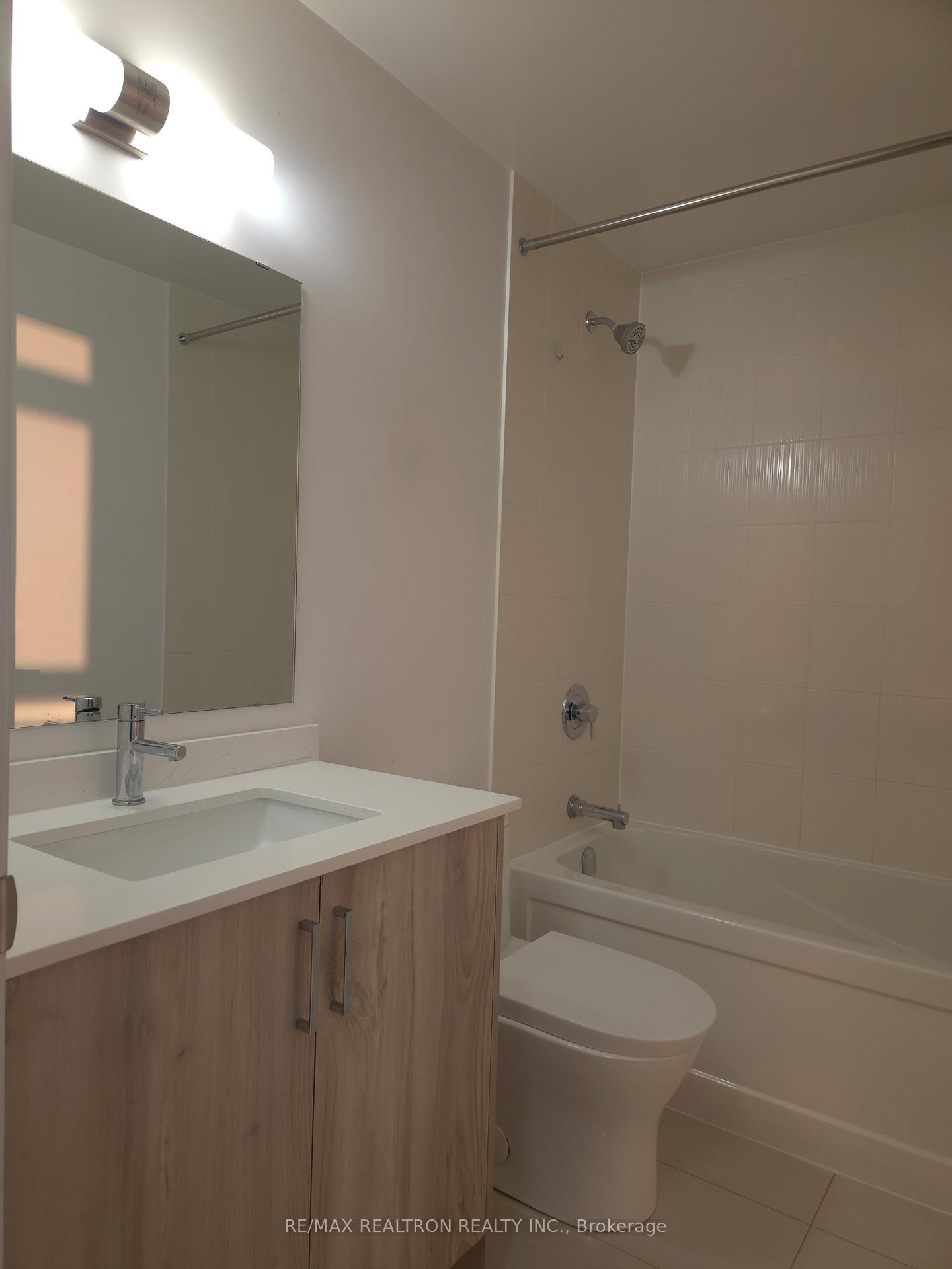 Photo 3 of Unit 709, 10 Gatineau Drive, Vaughan, Beverley Glen — HOMEH