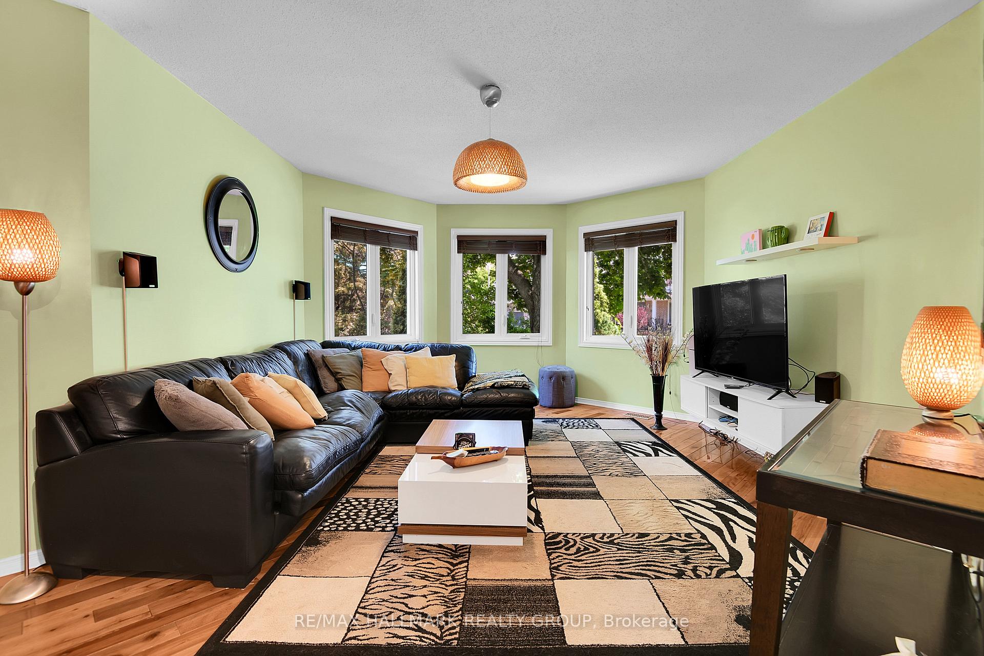 Photo 10 of 22 Terrace Drive, Ottawa, Westcliffe Estates — HOMEH